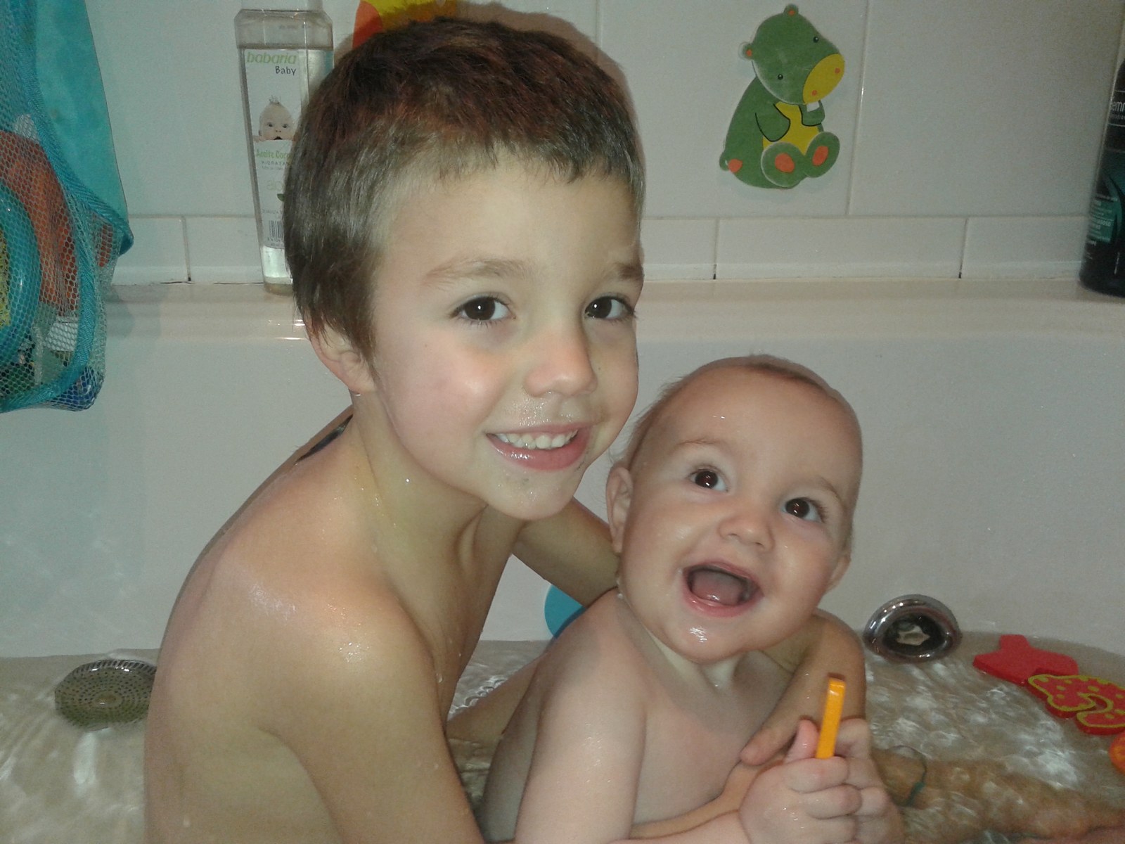 Arg52 Pozarren daude uretan. (1.2.3.)